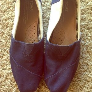 Lightly used Toms ... closet clean out